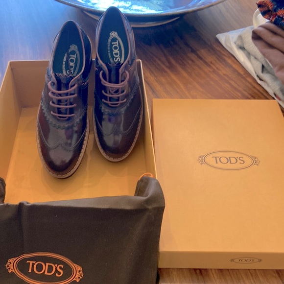 NIB Tod’s brogue lace up with platform. - Picture 1 of 5